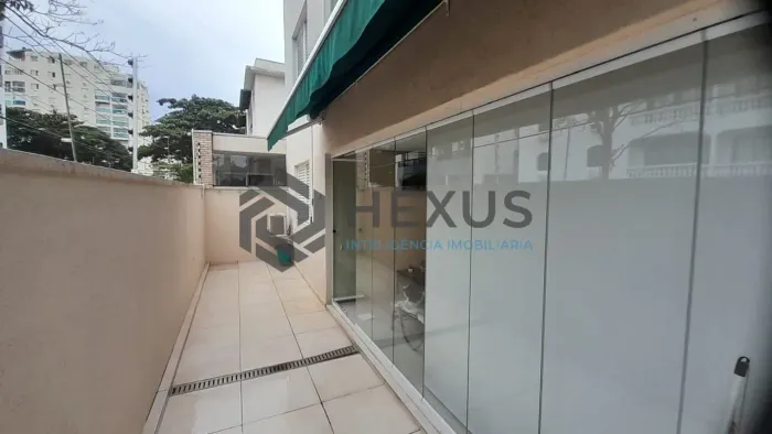 Garden reformado com varanda gourmet e lazer a 200m da praia na Enseada, Guarujá