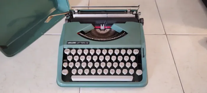 Máquina de Escrever Olivetti