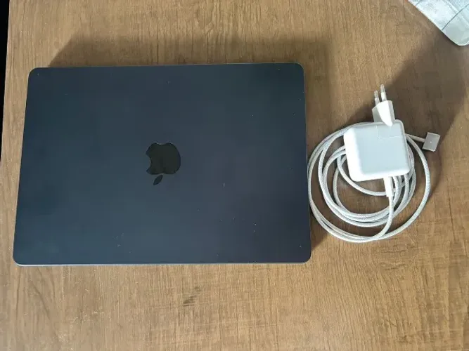 MacBook Air 13.6-inch M4