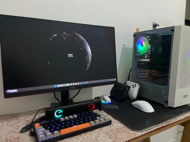 PC Gamer Ryzen 7 5700X3D + RX 5700 XT 8GB + Monitor 240Hz