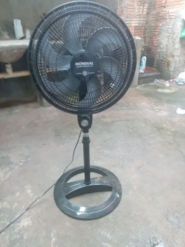 Ventilador semi novo