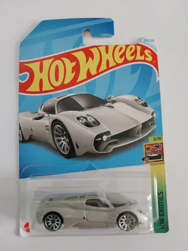 Hot weels Pagani Utopia.