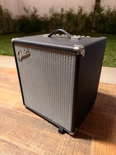 Fender Rumble 100 V3 - Amplificador para Baixo | Excelente Estado
