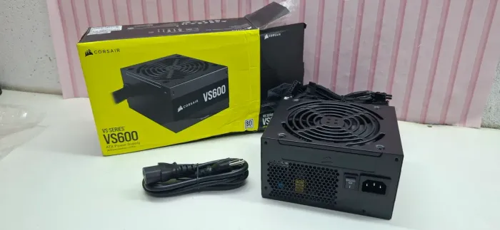 Fonte Corsair VS600 600W 80 Plus - Nova, Nunca Usada!