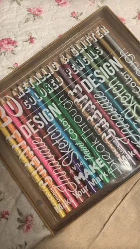 Vendo lápis de cores vindo do exterior