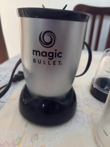 Liquidificador Magic Bullet 200W com acessórios Perfeito Estado 