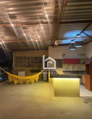 Triplex com Terraço e Churrasqueira - 240m2 a 1,5 Km da Praia - Ideal para Morar ou Invest
