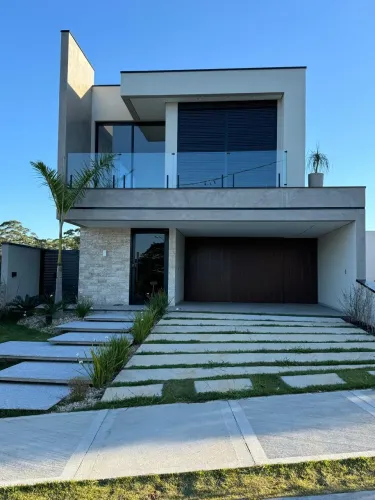 Casa no BELLA CITTÁ FAZENDA RODEIO sobrado para venda com 268 m² com 4 suítes PISCINA e GO
