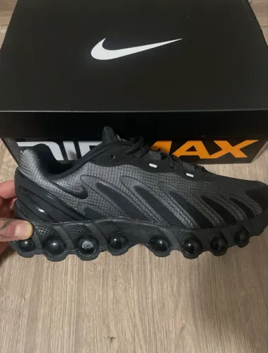 Tênis Nike Dn8