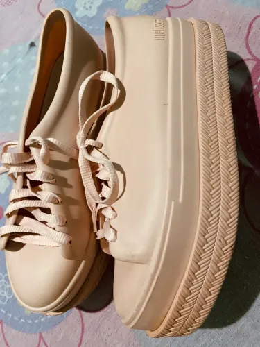 Vendo Este Lindo Sapato Original Da MELISSA (Feminino) N? 36 Semi-novo, Sem Marcas De Uso.