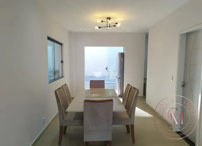 Condomínio Euroville - Casa com 4 suítes, sendo 1 com closet.