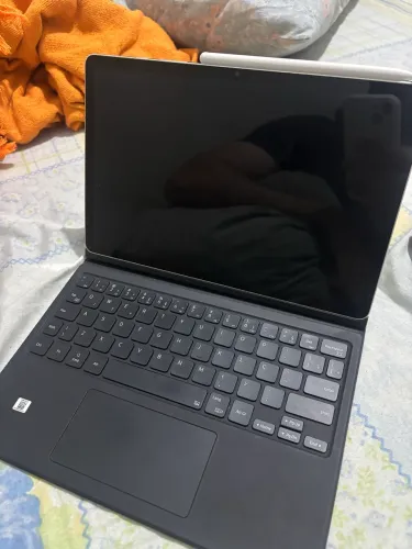 Samsung Galaxy Tab s9 com teclado