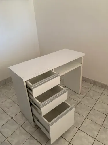 Mesa e expositor para gel