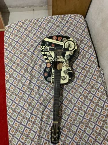 Vende-se violão