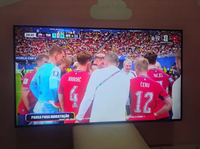 Vendo uma smartv Samsung 50 polegadas 4K cristal 