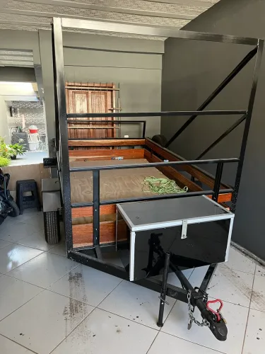 Reboque reforçado