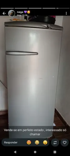 Vende-se está geladeira