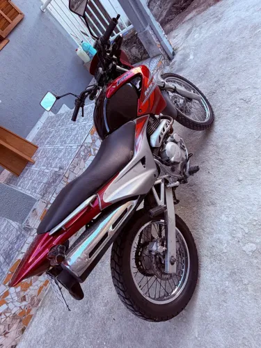 Vende-se Honda Falcon NX4 400 2007/2008 Vermelha - Muito Conservada | Doc OK