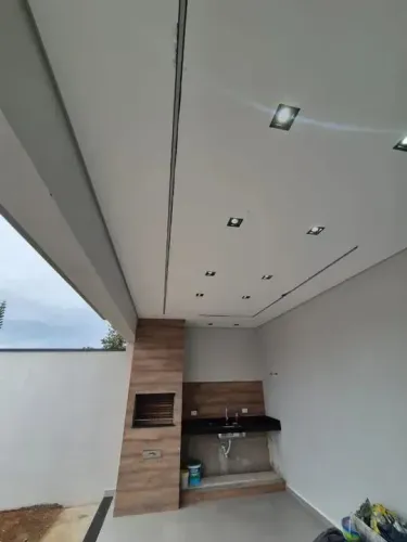 Casa com 3 dormitórios à venda, 168 m² por R$ 935.000,00 - Parque São Luís - Taubaté/SP