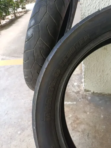 Pneus Pirelli Diablo Scooter 100/80-16 + 120/80-16 (sem câmara) para Honda SH 150