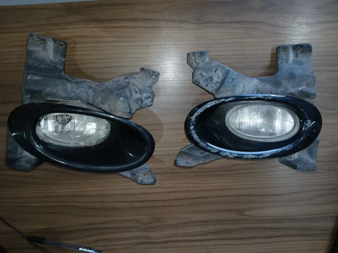 Vendo farol de milhas pajero sport 2010