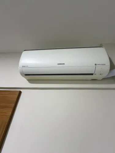 Ar-condicionado Split Inverter 9.000 BTUs - Super econômico Ganhe um Brinde