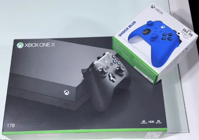 Xbox One X 1TB + controle Azul