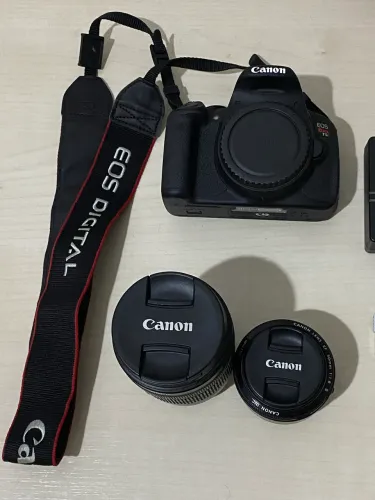 Câmera Canon Rebel T5i