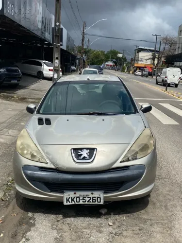 Peugeot 207 XR 1.4 Flex 8V 5P 2010