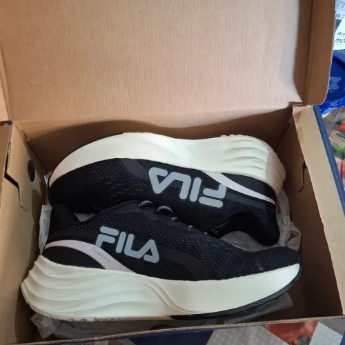 Tênis fila novíssimo
