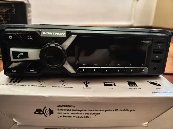 Rádio pósitron novo, nunca usado, vai com 2 auto falantes de brinde