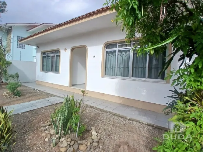 Casa Semi Mobiliada - Carianos