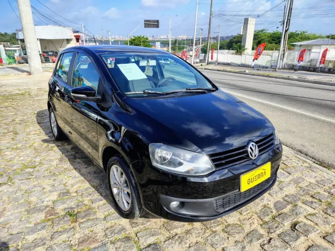 Volkswagen Fox 1.0 MI Total Flex 8V 5P 2014