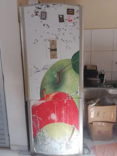 Geladeira pra vender não sei o defeito parou tem 4 dias