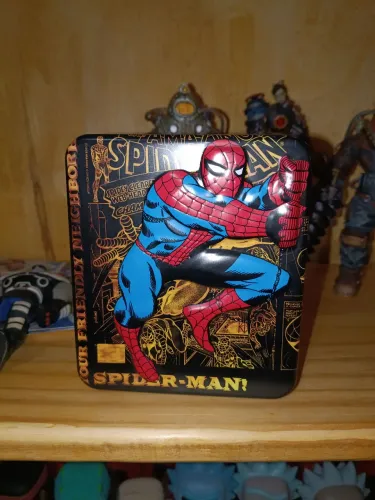 Lata comemorativa Spiderman