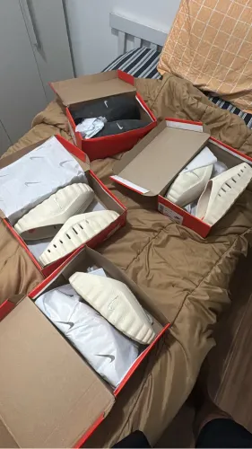 LOTE 7 PEÇAS Chinelos nike mid e lacoste