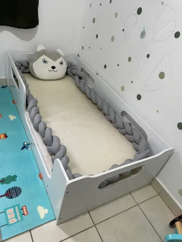 Cama infantil montessoriana