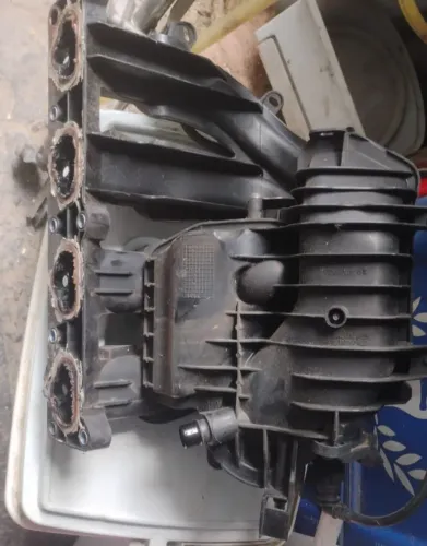 coletor de admissão peugeot 307 2.0 ( não entrego)