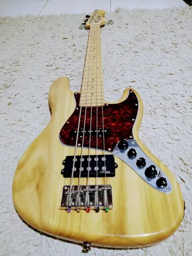 Vendo Baixo jazz Bass somzao limpo circuito moderno