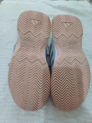 Tenis Adidas feminino 35