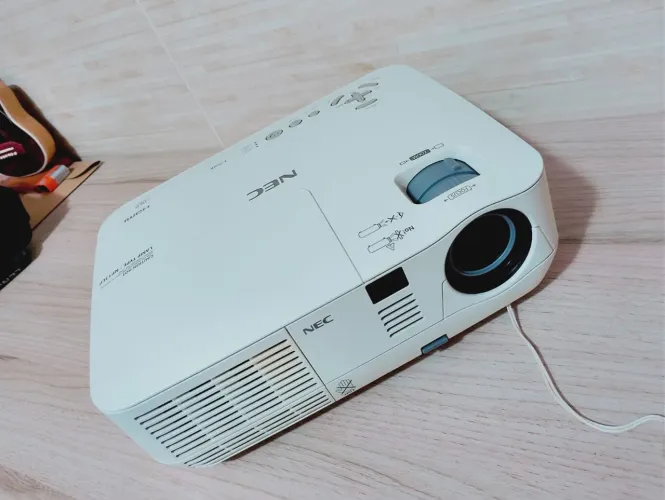 Retroprojetor NEC V260r perfeito estado