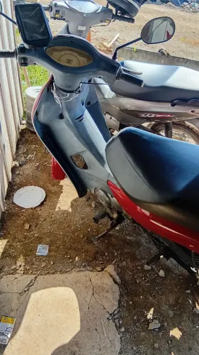 VENDO BIZ 100 MOTOR REDONDO sem multas. Documento em dia.