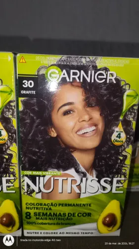 Vendo 13 cx de tintas de cabelo, ou troco por outra cor que 10 preto onix da mesma marca.