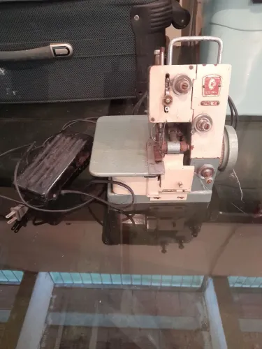 Máquina de overloque