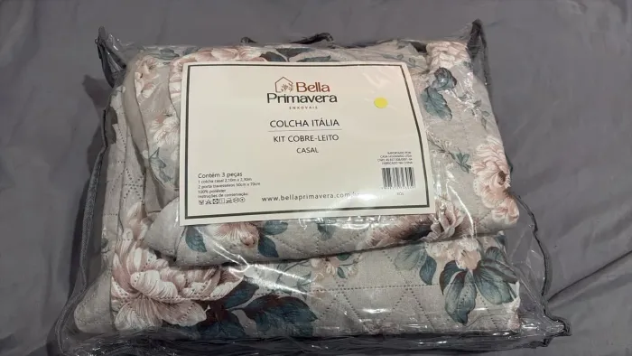 Kit cobre leito + porta travesseiros novos nunca usado