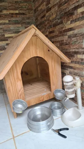 Casinha de cachorro nova com bebedouro