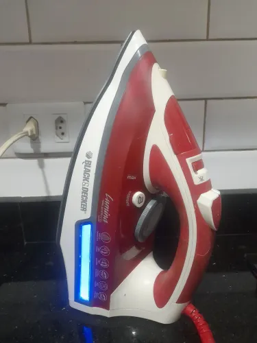 Ferro de passar Black & Decker lumina termal led control Red