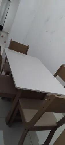 Mesa de 4 cadeiras