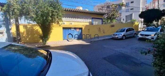 Casa comercial à venda, 3 vagas, Nova Suíssa - Belo Horizonte/MG