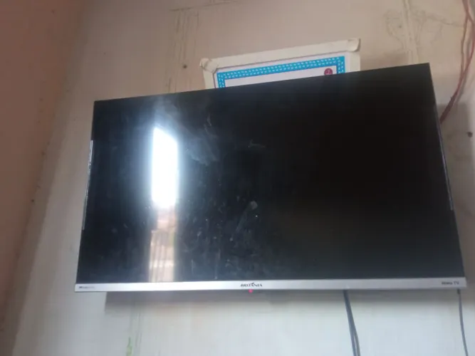 Vendo televisão 32 polegadas funcionando tudo perfeitamente